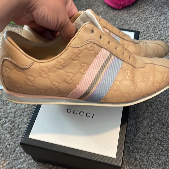 Beautiful throwback Gucci shoes 💯 authentic - Picture 3 of 13